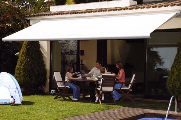 Un toldo: Más que protección solar, confort y estilo para tu hogar